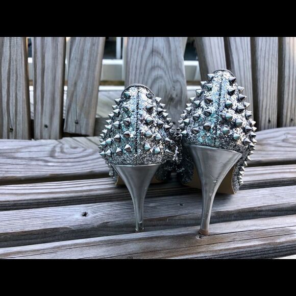 These Wild Pair heels are hot and spiky in 71/2 - Picture 7 of 7
